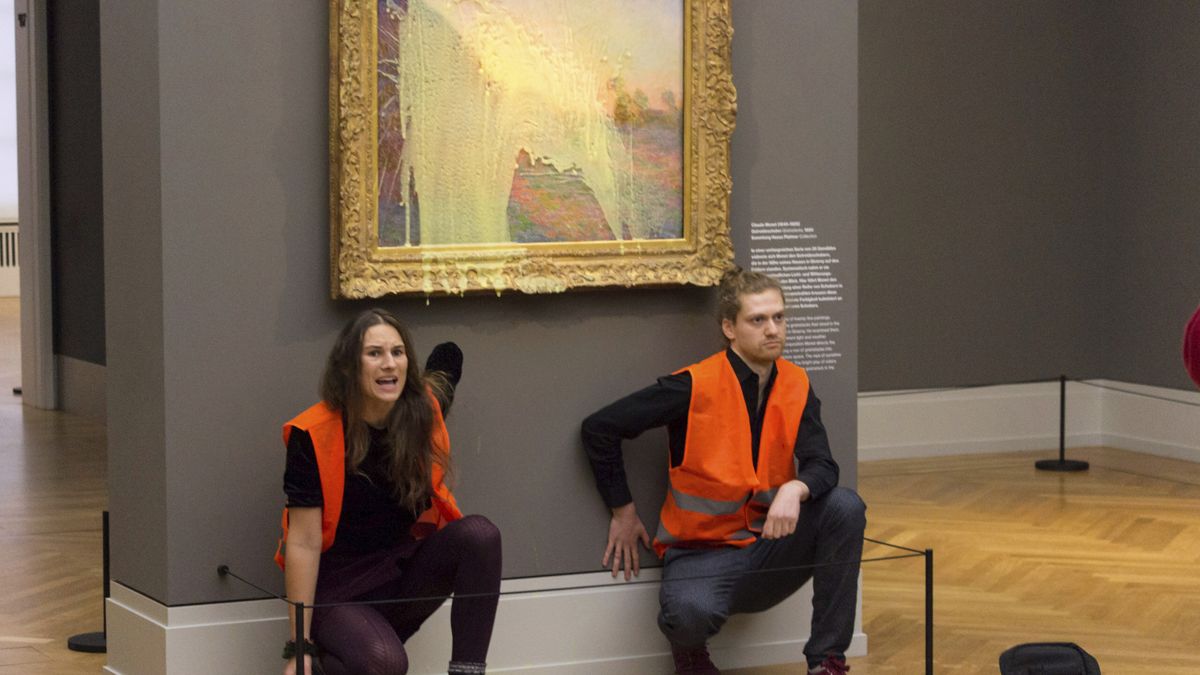 Útok kaší na Monetův obraz: Aktivisté způsobili minimálně čtvrtmilionovou škodu